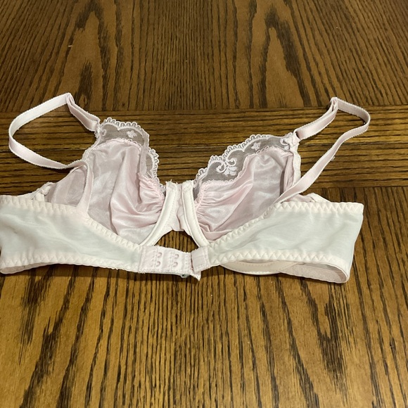 Maidenform Pink Satin Lace Bra - Picture 3 of 7
